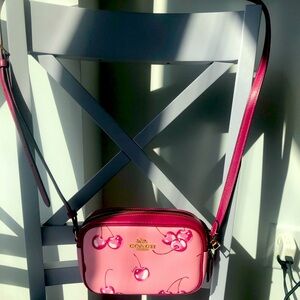 🍒 NWT Coach Mini Jamie Crossbody Cherry Print SOLD OUT 🍒